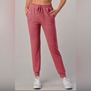 Comfort-Fit Women's Jogger Pants in Dusty Rose